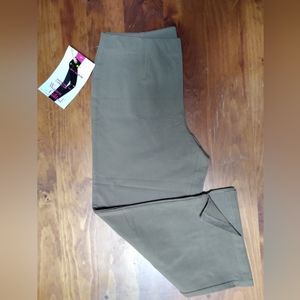 Women w/Control Cropped Pull On Stretch Pants